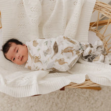Load image into Gallery viewer, Australiana Muslin Wrap &amp; Latte Pram Clip Set