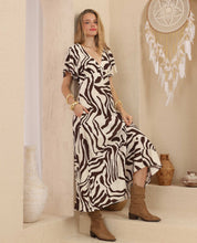 Load image into Gallery viewer, Iris Maxi Mara Maxi Dress