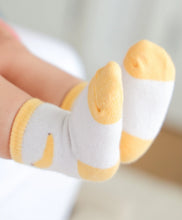 Load image into Gallery viewer, Organic Cotton Baby Socks - Bananas