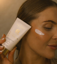 Load image into Gallery viewer, Glory Veil Face Sunscreen